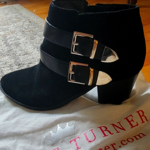 Elaine Turner Shoes - Elaine Turner black suede ankle booties